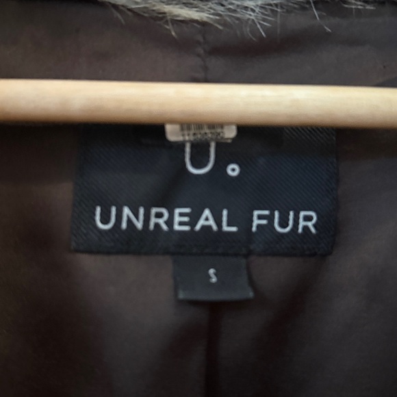 Unreal Fur Jacket size Small - Picture 2 of 4